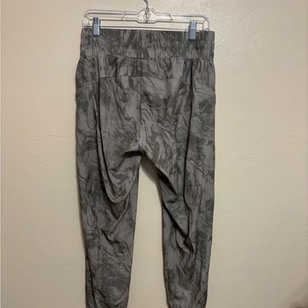 Cali Sport Gray Marble Print Joggers Size M Zip Pocket Athleisure Pants - Picture 9 of 9